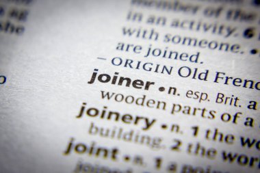 Sözlükteki sözcük veya tümcecik Birleyicisi.