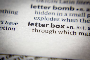 Sözlükteki sözcük veya tümcecik Harf kutusu.