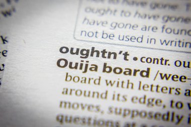 Sözlükte Oughtn't word veya tümcecik.