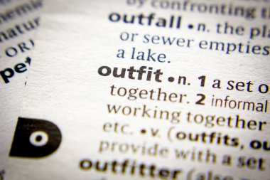 Sözlükte Sözcük veya tümcecik Kıyafet.