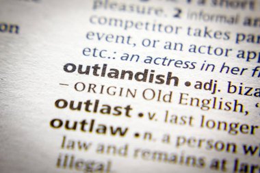 Sözlükte sözcük veya tümcecik Tuhaf.