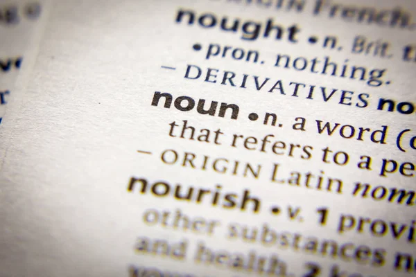 Λέξη ή φράση ουσιαστικό σε ένα λεξικό. — Φωτογραφία Αρχείου