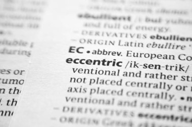 Sözlükte Eksantrik sözcük veya tümcecik.