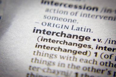 Sözlükte Sözcük veya tümcecik Değişimi.