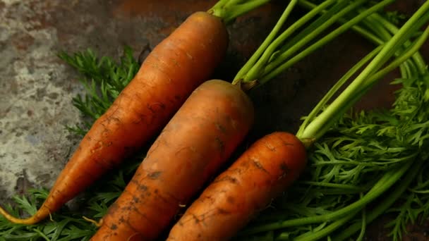 Riprese Ravvicinate Carota Matura Sdraiata Tavolo Rustico — Video Stock