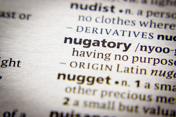 Wyraz lub frazę Nugatory w słowniku. — Zdjęcie stockowe