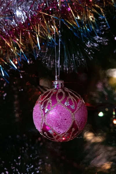 Palla Vetro Rosso Sull Albero Natale — Foto Stock