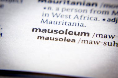 Sözlükte bir sözcük veya ifade Anıtmezar