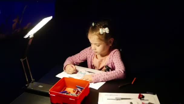 Ryazan Rosja Lipca 2019 Mała Dziewczynka Rysująca Centrum Gry — Wideo stockowe