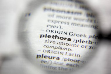 Sözlükte Plethora sözcüğü veya cümlesi