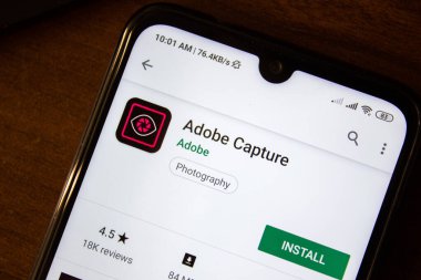 Ivanovsk, Rusya - 07 Temmuz 2019: Akıllı telefon veya tablet ekranında Adobe Yakalama uygulaması