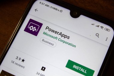 Ivanovsk, Rusya - 07 Temmuz 2019: Akıllı telefon veya tablet ekranında PowerApps uygulaması