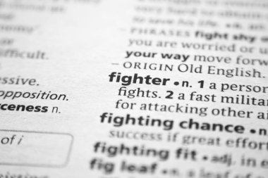 Sözlükte Sözcük ya da Cümle Savaşçısı