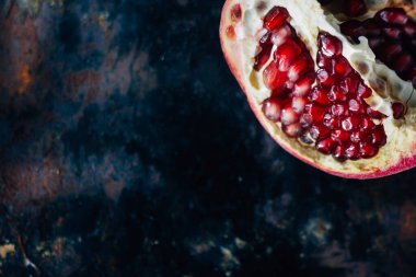 En iyi nar çeyrekliği manzarası, sulu ve tatlı.