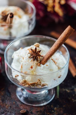 Kara kutlamada Sevgililer Günü için lezzetli bir tatlı..