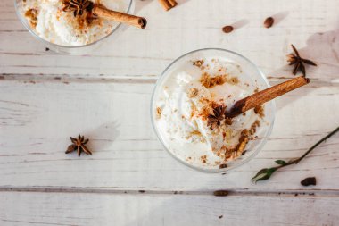 Sevgililer Günü kutlamaları için taze tatlı manzarası