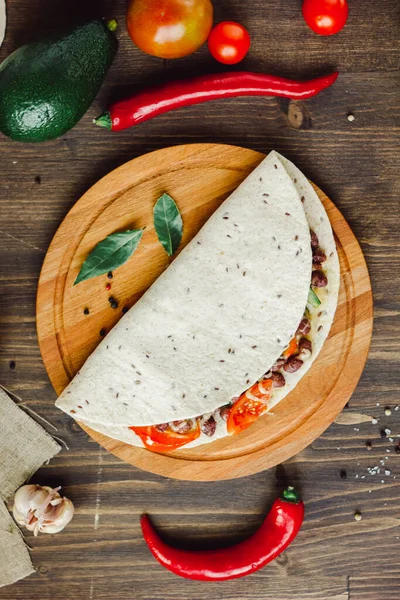 Mexikansk Mat Vegetariskt Quesadilla Träskiva — Stockfoto