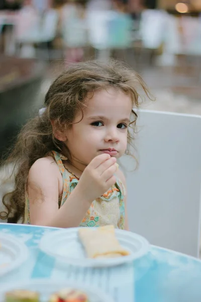 Little Girl Eating French Fries Cafe Restaurant — Stock Photo, Image
