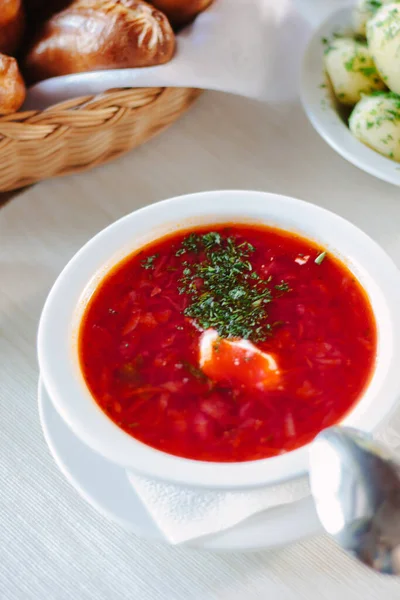 Hermosa Sopa Nacional Rusa Borscht Plato Blanco — Foto de Stock