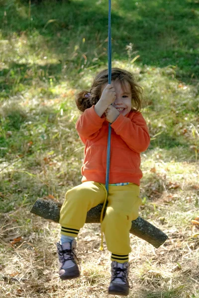 Little Kid Girl Primitive Hand Made Swing Autumn Park — Stock Photo, Image