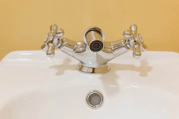 Mélangeur Bidet Céramique Blanche Sur Salle Bain Moderne — Photo