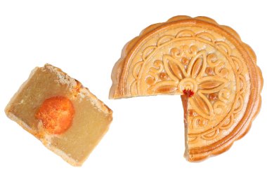 Isoleted karıştırılmış doldurma Mooncake durian ve tuz yumurta beyaz arka plan üzerinde.