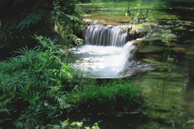Namtok Chet Sao Noi Milli Parkı, Tayland olarak alan küçük şelale yüzme.