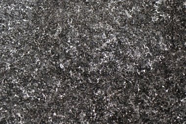 Hurda demir yerleştirilir. Yeni erime geri alınıyor