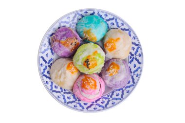  Renkli Çin böreği moon pasta, bahar rulo pasta fındık, tuzlu yumurta, Tay tarzında plaka üzerinde .