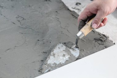 Ev yapımı yer karoları değiştirme , Dolgu kiremit yapıştırıcı sıva f