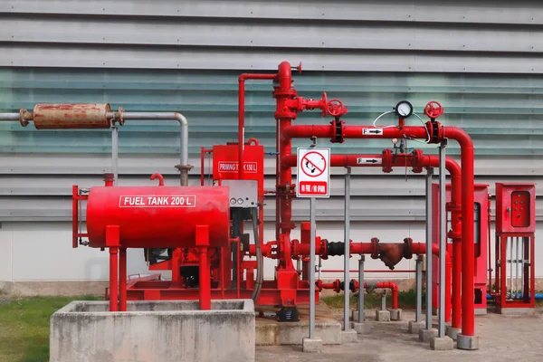 Sanayi bölgesi dışında kurulan yangın suyu söndürme sistemi.