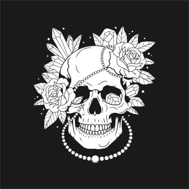 Güller, kristaller ve inci bir kolye içeren zarif bir kafatası tasarımı. Eşsiz ve modaya uygun tişört tasarımları için ideal. Bu karmaşık siyah beyaz sanat eserleri gotik elementlerle lüks dokunuşları birleştirir. Çiçek ve kafatası dövmesi aşıkları için mükemmeldir.