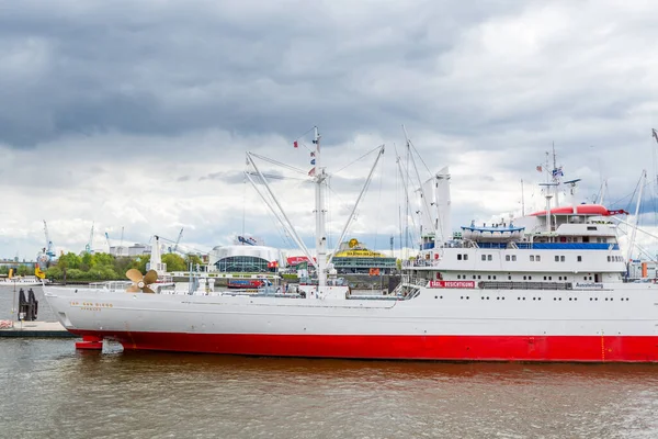 Navio Cruzeiro Rio Elba Porto Hamburgo Alemanha — Fotografia de Stock