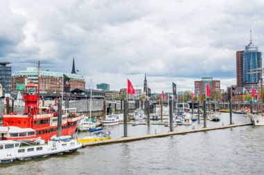 Hamburg Limanı, Almanya 'nın Hamburg eyaletinde Elbe Nehri üzerinde yer alan bir liman..