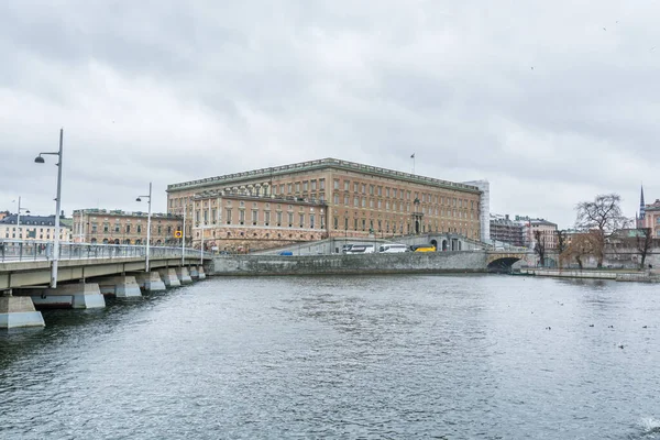 스톡홀름의 스탄에 스웨덴 군주의 공식거처 궁전인 스톡홀름 스톡홀름에 돌만에 위치해 — 스톡 사진