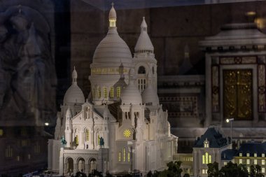 Sacre Coeur Bazilikası 'nın (Paul Abadie, 1914) içinde bir miniture model bina - Roma Katolik Kilisesi ve küçük bir bazilika, İsa' nın Kutsal Kalbi 'ne adanmıştır..