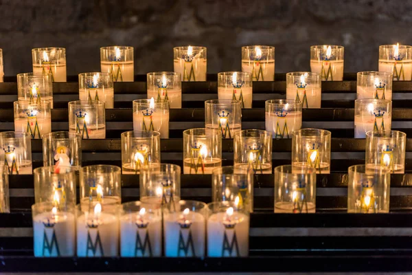 Kaarsen Branden Basiliek Van Het Heilig Hart Van Parijs Frankrijk — Stockfoto