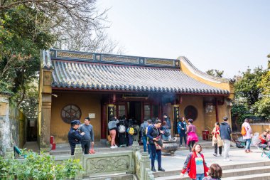 Putuo Dağı 'nın güneydoğusundaki Lotus Denizi' nde yer alan Luojia Dağı 'nda Bodhisattva Guanyin' in Budizm uygulamasını yaptığı Zhoushan, Zhejiang 'da Çin Budist Tapınağı inşa edilmiştir.