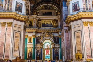 Saint Isaacs Katedrali 'nin veya Rusya' nın Saint Petersburg kentindeki Hermitage Müzesi yakınlarındaki Rus mimarisinin en önemli neoklasik eserlerinden biri olan Isaakievskiy Sobor 'un içleri..