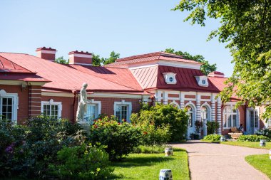 Monplaisir Sarayı ve Bahçesi Peterhof Monplaisir 'de Büyük Petrus' un Rusya 'daki yazlık sarayında..