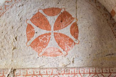 1984 yılından beri UNESCO Dünya Mirasları Listesi üyesi olan Goreme Açık Hava Müzesi 'ndeki mağara ve kilisenin içindeki Fresco, Goreme, Kapadokya, Türkiye.