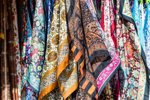 Piękne Dywany Sprzedaż Tureckim Sklepie Pamiątkami Szalik Mieście Goreme Kapadocja — Zdjęcie stockowe