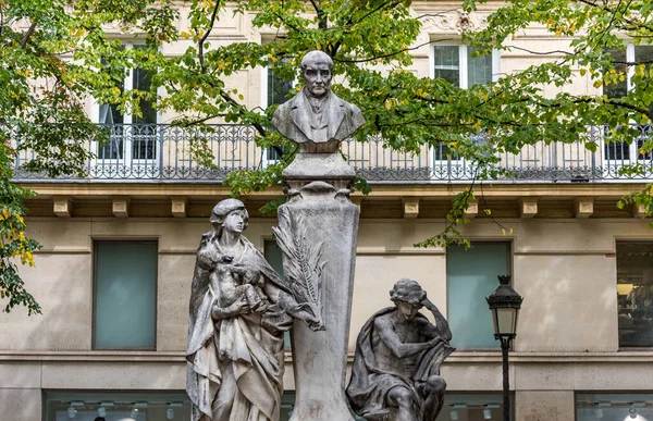 Vue Sur Rue Avec Statues Centre Ville Paris France — Photo