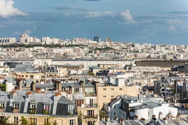 パリの旧市街の空中ビュー パリの神聖な中心部の大聖堂からの眺め モンマルトルの丘の頂上に パリの最高点 フランス — ストック写真