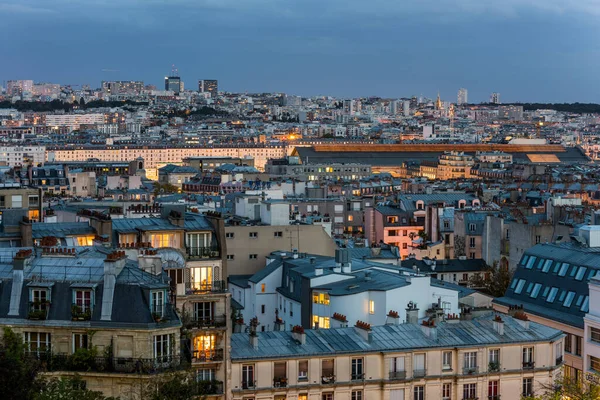 夜のパリの旧市街の空中ビュー パリの神聖な中心部の大聖堂からの眺め モンマルトルの胸像の頂上で パリの最高点 フランス — ストック写真