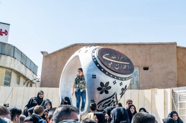 Şii Müslüman hacılar İran 'ın Şiraz şehrindeki Ashura festivalini kutluyorlar..