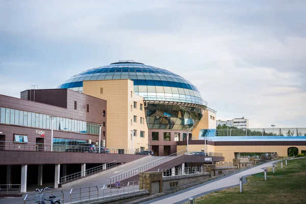 Skylines Centres Commerciaux Modernes Dans Centre Ville Minsk Biélorussie — Photo