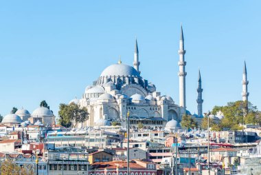 İstanbul 'un Üçüncü Tepesi' ndeki Osmanlı İmparatorluk Camii, Süleyman Camii. Cami imparatorluk mimarı Mimar Sinan tarafından tasarlandı..