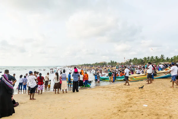 Gente Local Relajándose Playa Negombo Sri Lanka Días Festivos Del — Foto de Stock
