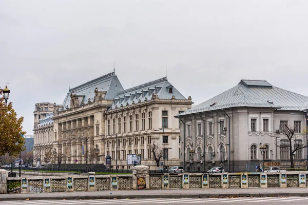 Дворец Правосудия Расположенный Бухаресте Румыния Спроектирован Архитекторами Альбертом Баллу Ионом — стоковое фото